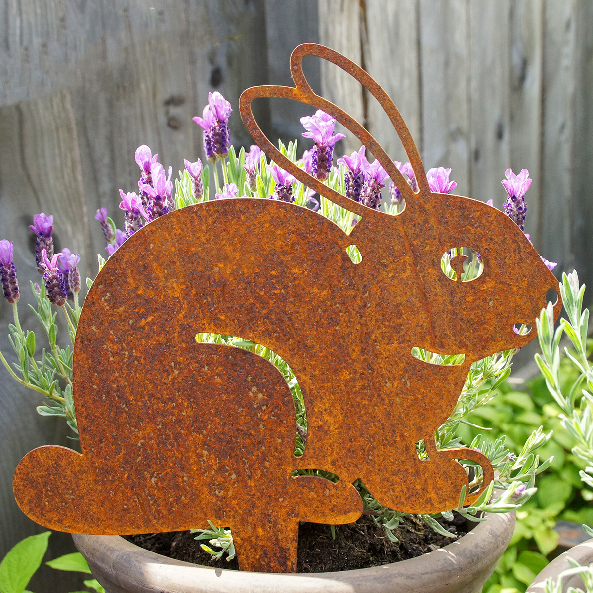Hase aus Cortenstahl