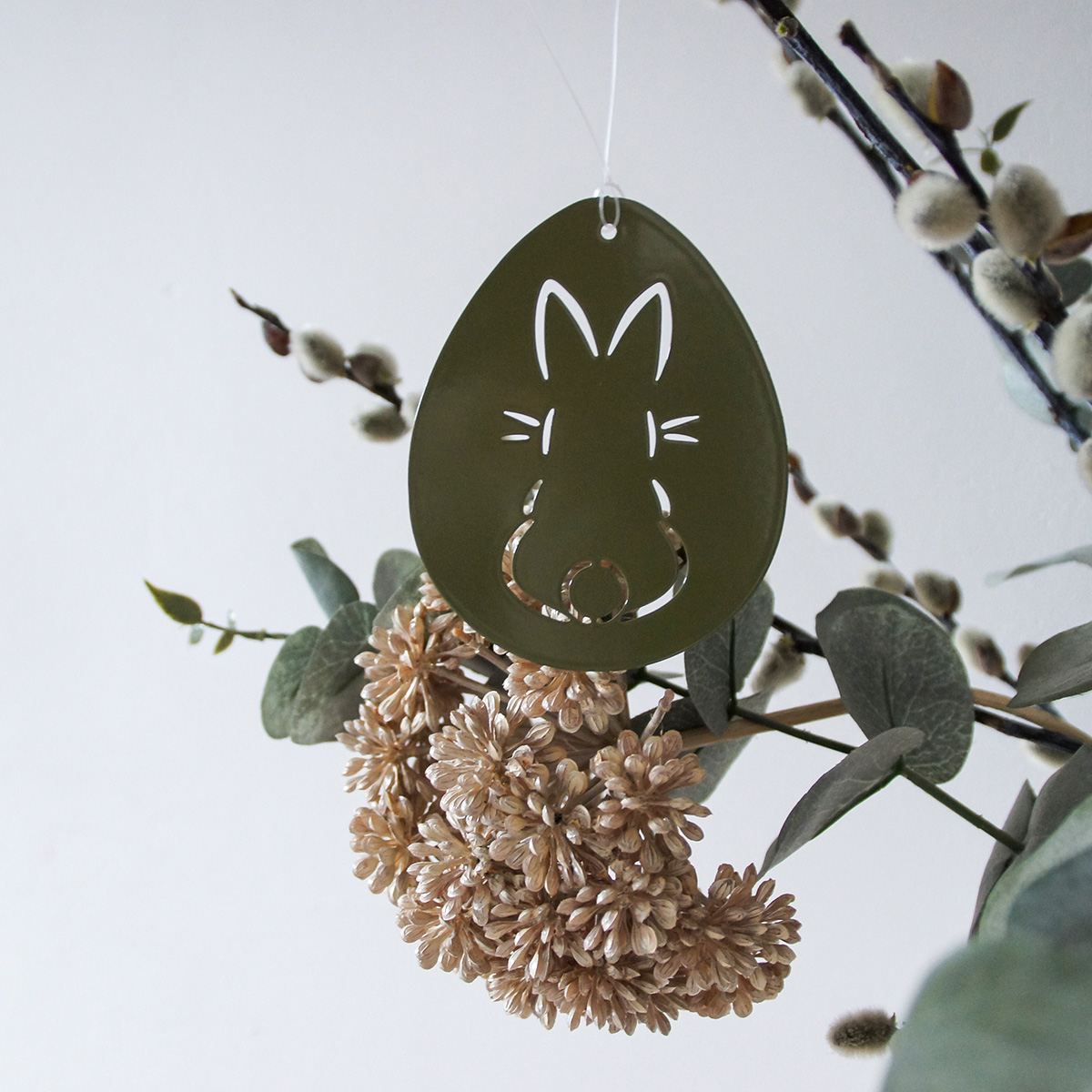 Osteranhänger "Osterei mit Hase" in 3 verschiedenen Farben